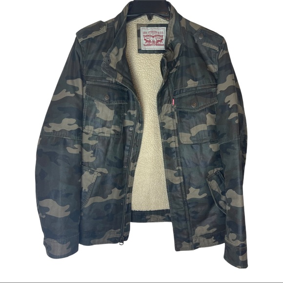 Levi’s Mens Camo Jacket Small